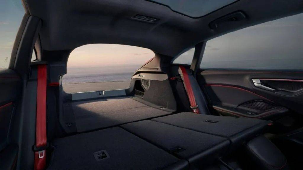 德系性能與華為乾崑智駕的碰撞!試駕上汽奧迪A5L Sportback