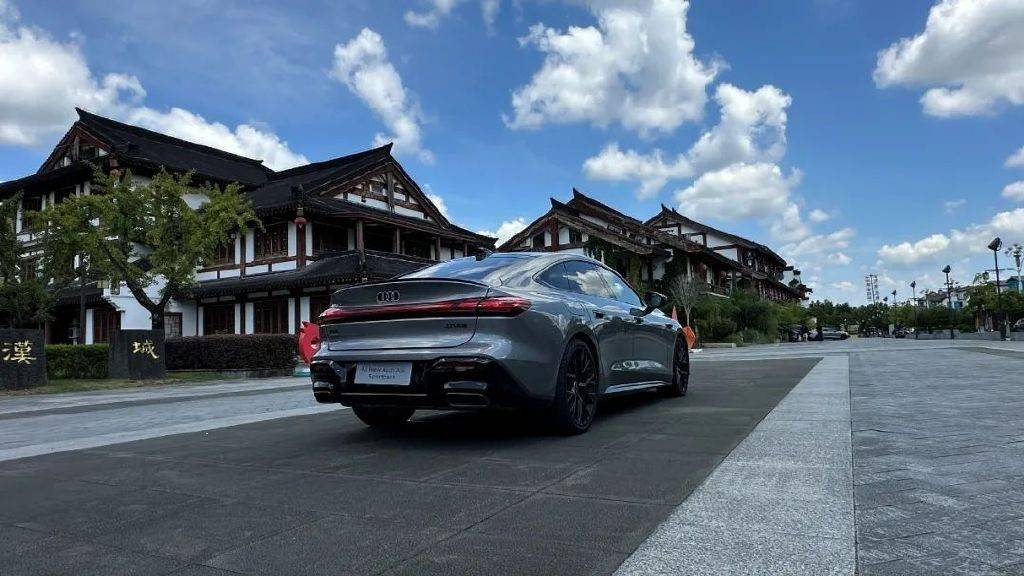 德系性能與華為乾崑智駕的碰撞!試駕上汽奧迪A5L Sportback