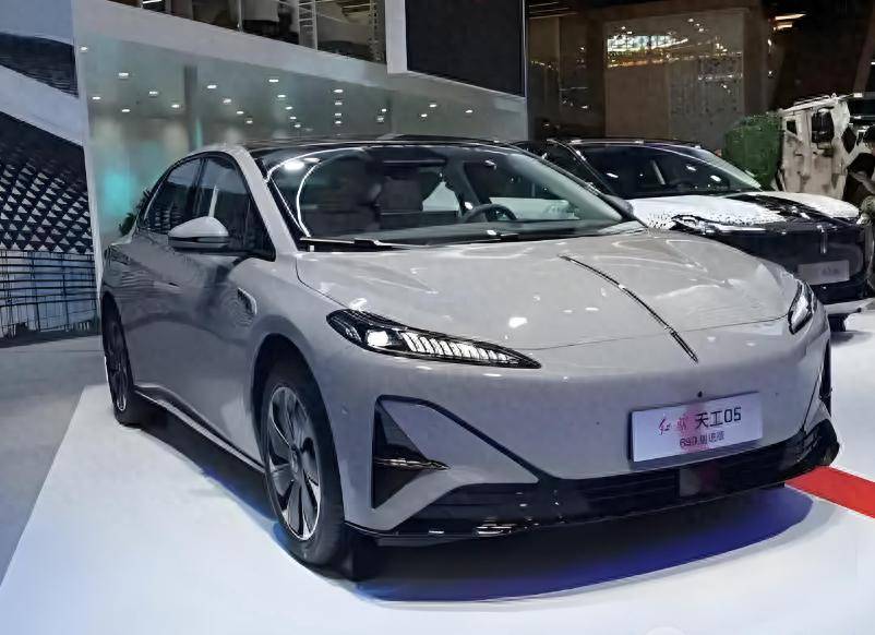 紅旗銷量再創新低!年輕人為何對“紅旗”說再見?