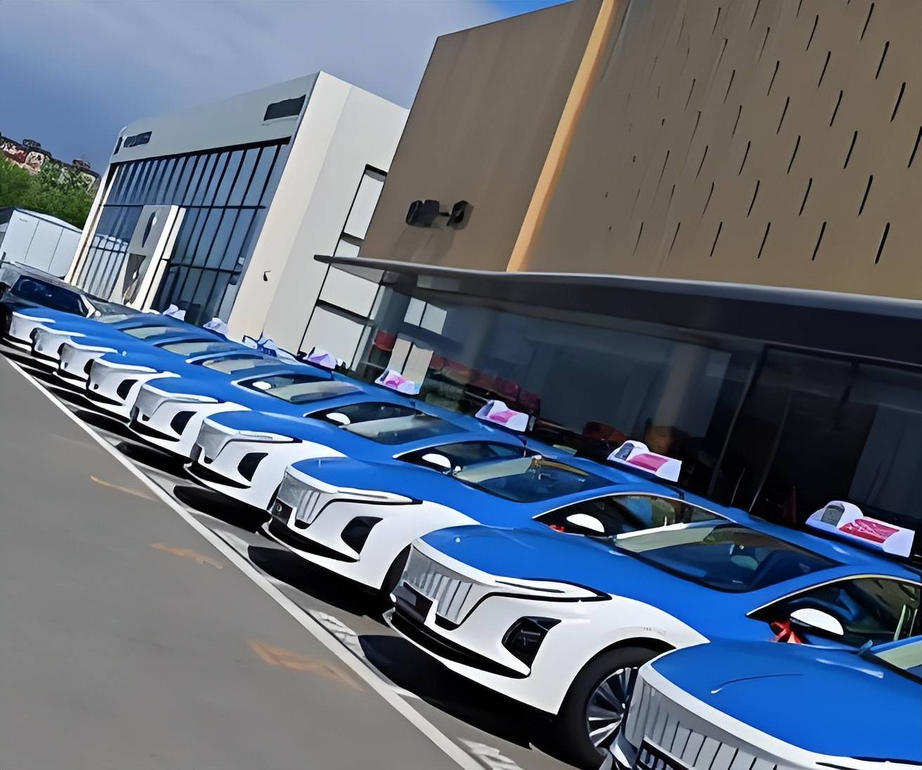 紅旗銷量再創新低!年輕人為何對“紅旗”說再見?