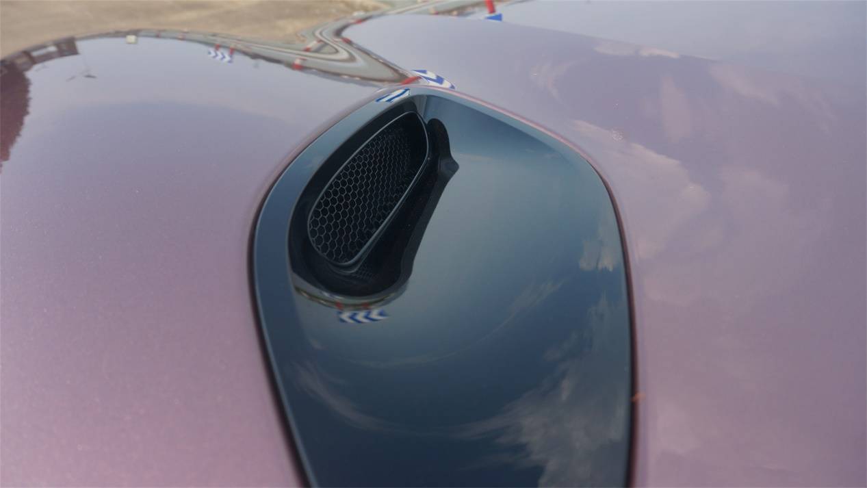 靠臉上位的小米YU7,能靠才華收服人心么?