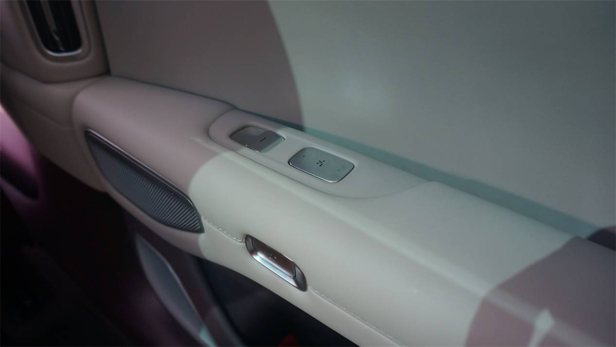 靠臉上位的小米YU7,能靠才華收服人心么?