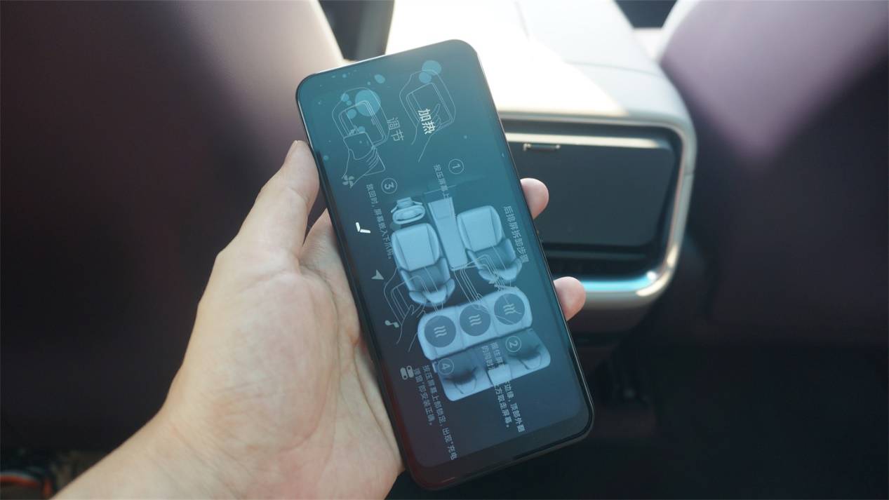 靠臉上位的小米YU7,能靠才華收服人心么?