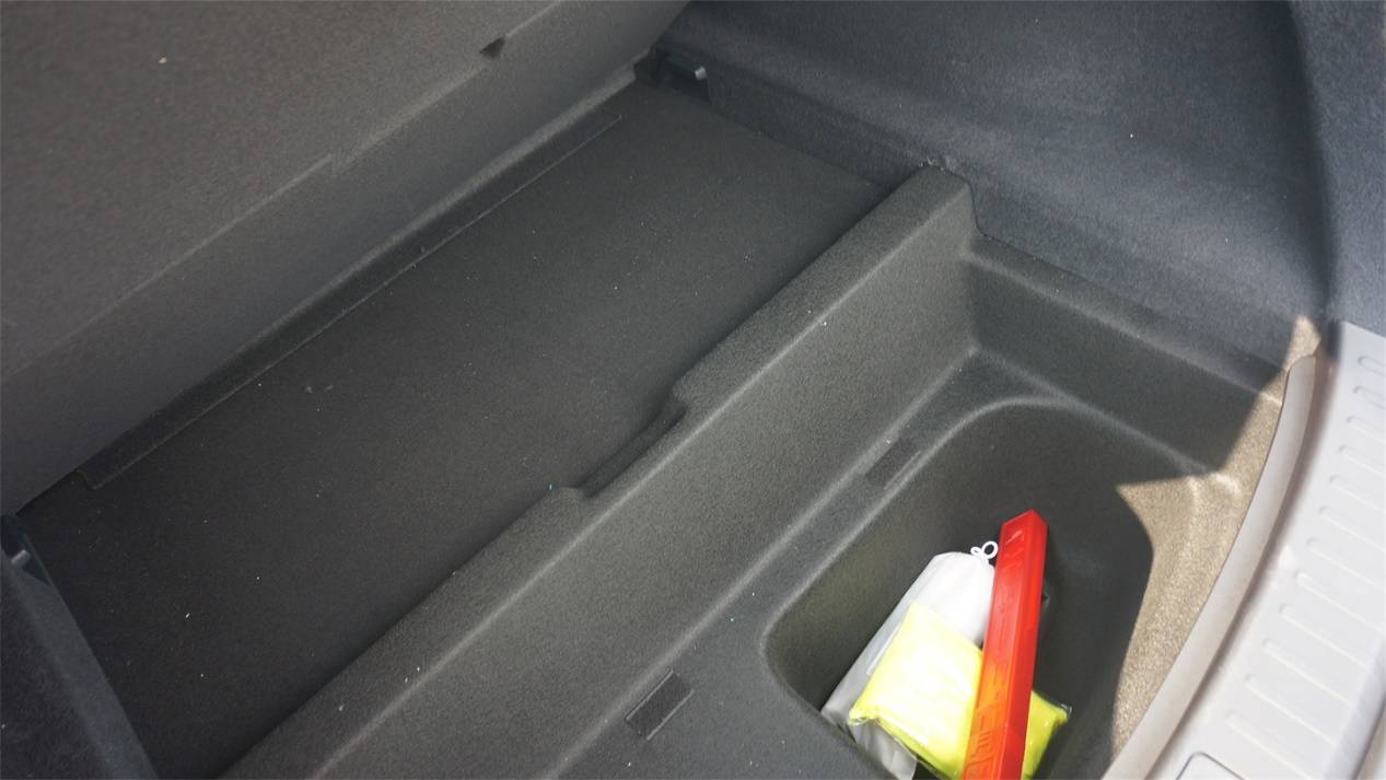 靠臉上位的小米YU7,能靠才華收服人心么?