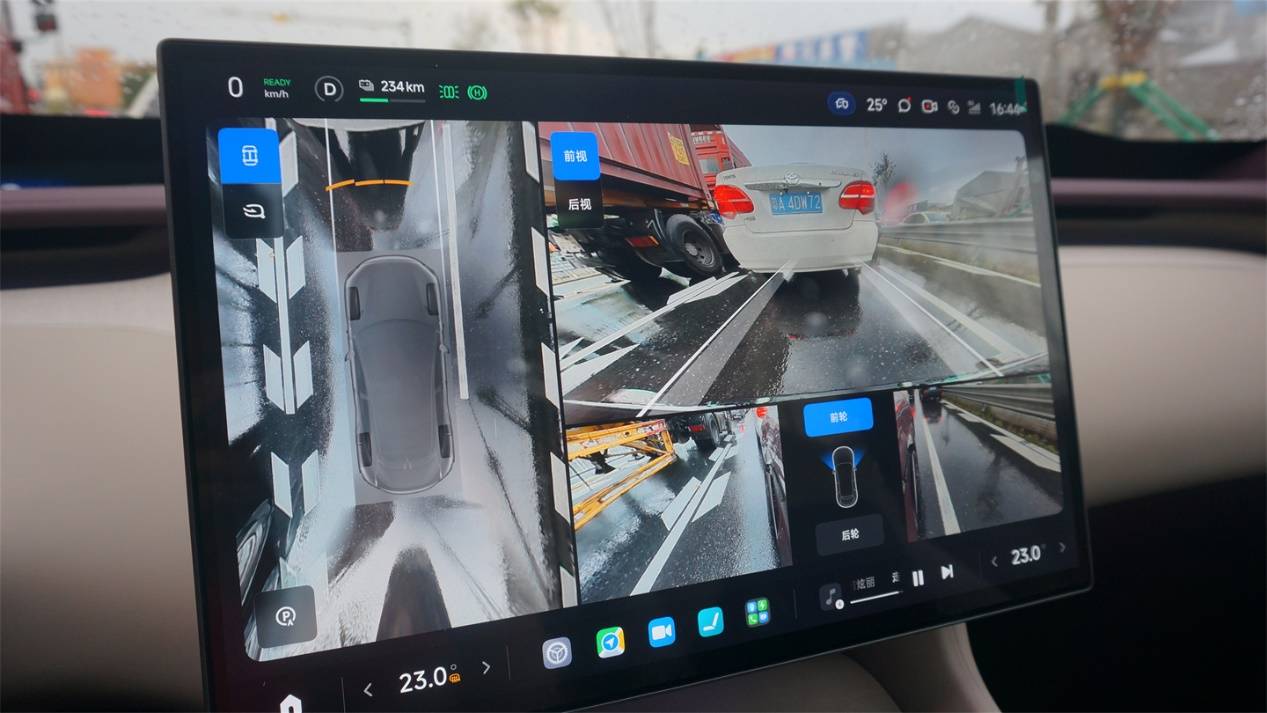 靠臉上位的小米YU7,能靠才華收服人心么?