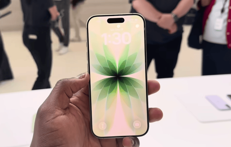 蘋果不講武德,標準版上120Hz+蘋果A19,256GB版5999元,加量不加價