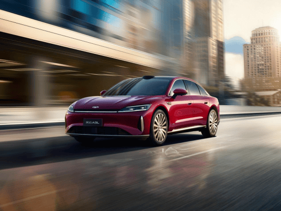 全系四驅VS全系長續航 領克10 EM-P與風云A9L該選誰?