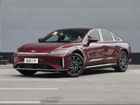 全系四驅VS全系長續航 領克10 EM-P與風云A9L該選誰?