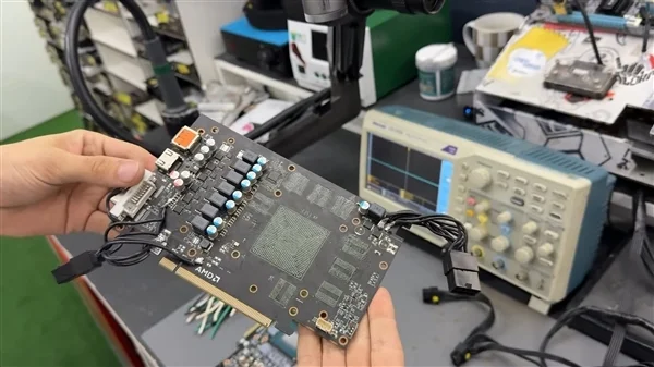 RTX 5070 Ti燒毀出現(xiàn)一個大洞!竟然嫁接RX 580救活了 RTX 5070 Ti燒毀 出現(xiàn)一個大洞!竟然嫁接RX 580救活了