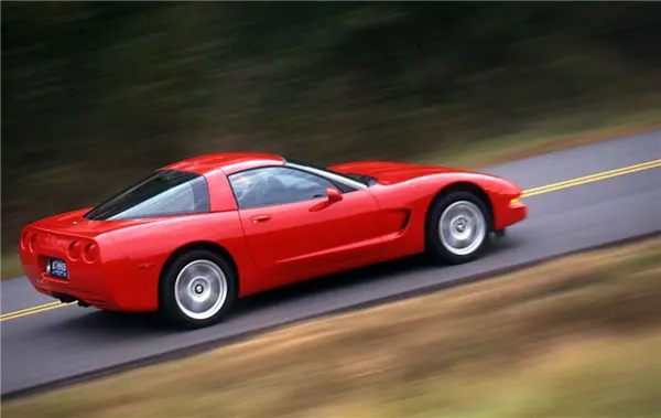 隱藏式門把手 給整個汽車行業都上了一課 隱藏式門把手 給整個汽車行業都上了一課