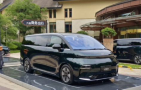 吉利銀河V900預售31.9萬起,少有的8座新能源MPV